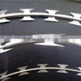 China supplier razor wire price/ PVC coated barbed wire fencing/military protect razor mesh