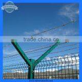 Folding Welded Barrier Fence With Barbed Wire thumbnail-1