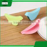 Kitchen Non-stick Cartoon Bird Silicone Bbq Baking Grill Heat Resistant Oven Finger Clip Glove Gloves thumbnail-5