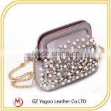 China Wholesale Latest Fashion Design Decorated With Pearl Ladies Clutch Bag thumbnail-2
