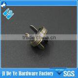 High Quality Wholesale Heart Magnetic Buttons thumbnail-1