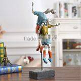New Design Resin Football Player Desk Decoration Accessory thumbnail-3