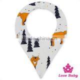 Chinese Handmade Wholesale Soft Fancy Printing Fox Fabric Triangle Feeding Baby Bib In Animal Shape thumbnail-2