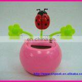 New LadyBug Solar Power Flip Flap Dancing Toy Two Green Flower Leaves Toy thumbnail-1
