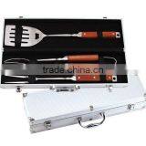 3pcs Wooden Handle Bbq Set in Alu Case