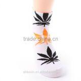 2016 New cotton cheap maple leaf womens ankle socks