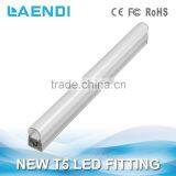 18W Useful and Pantented Hot Selling T5 LED Fitting thumbnail-2