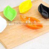 Wholesale Stock Colorful Melamine Resin Leaf Shaped Sauce Dish thumbnail-5