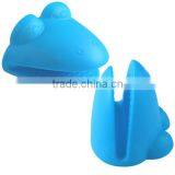 Heat Resistant Silicone BBQ Grill Oven Gloves and Barbecue Mitts for Cooking, Baking, Smoking & Potholder With Frog Shape thumbnail-4