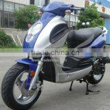 2 Wheels Cheap China-made Motor Scooter Equipped With 125cc Engine thumbnail-1