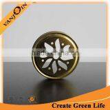 Decorate Daisy Lid With Straw Hole thumbnail-3