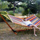 Hammock with spread rod