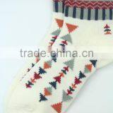 Wholesaler Cheap Price Bright Color Jacquard Cotton Socks thumbnail-3