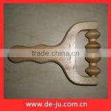 Wheels Body Care Back Scrubber Small Wood Massager thumbnail-1