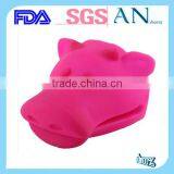 Slip-resistant Design and Grill Style Silicone Oven Glove thumbnail-1