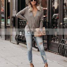 Женские индивидуальные модные свитеры с глубоким V-образным вырезом thumbnail-3