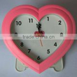 red heart shape table clock