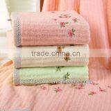 Zero Twist Yarn With Bamboo Fiber Striped Design Embroidery Lace Bath Towel Wholesale