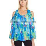 Women's Printed Long Sleeve Scoop Neck Cold Ruffle Shoulder Blouse thumbnail-5