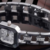 Wholesale Women's Men's Fashion Rhinestone Roman Numerals Analog Alloy Strap Quartz Watches thumbnail-4