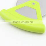 Plastic Handle Pizza Cutter With Stainless Steel Wheel thumbnail-4