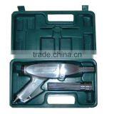 Pneumatic jet chisel