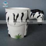 Wholesale Large Capacity Black and White Ceramic Horse Animal Shaped Coffee Mug thumbnail-1