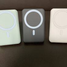 2024 Hot Selling Mini Power Bank 60000mah 10000mah Fast Charging Wireless Power Bank With Folding Stand Magnetic thumbnail-2