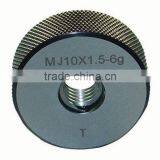 THE METRIC THREAD RING GAUGE