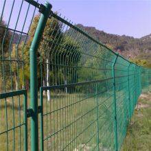Hot Selling Galvanized Decorative Garden 3D Curved Welded Wire Mesh Fence Iron Peach Post Fence thumbnail-4