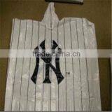 Disposable PE Raincoats With 3-4 Buttons thumbnail-2