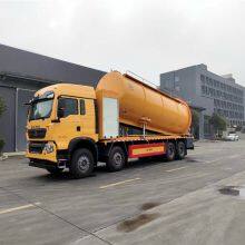 Manufacturer of Dongfeng Tianlong 33 Square Cleaning and Suction Truck for Large-scale Pipeline Dredging and Suction Trucks for Export thumbnail-5