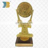 custom design zinc alloy 24k gold plating metal trophy with wooden base