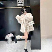 Ein hochwertiges und stilvolles Fuchsfellmantel für junge Frauen, ein umweltfreundlicher Winter-Einzelstück-Fellmantel, der ein Bestseller ist thumbnail-2