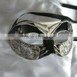 Cosplay Party Mask Predator Mask Gold and Silver Party Popper and Mask thumbnail-3