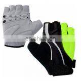 Unique LED Smart Turn Signal Anti-slip Half Finger Cycling Gloves thumbnail-1