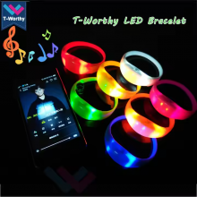 Customizable Event Light-Up Silicone Sound Activated LED Bracelet Features LED Flashing for Concert Parties Christmas Halloween thumbnail-4
