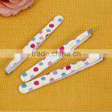 Colorful Round Tip Shape Cover Eyebrow Tweezer in Beauty Salon thumbnail-3