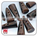 Factory 2 Holes Brown Imitation Horn Color Resin Toggle Could Has The Leather To Be Toggle Finished