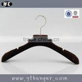 HA6986 Black Barande Hanger With Gold Logo Velvet Flocking Coat Hanger Supplier's Choice thumbnail-4