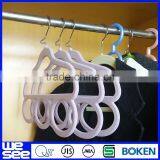 Valuable Plastic Expandable Clothes Hanger thumbnail-1