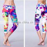 Custom Women Dry Fit and Skinny Polyester All Over Printing 3/4 Length Gym Legging Yoga Pants thumbnail-1