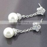 Silver Pearl Earring thumbnail-1