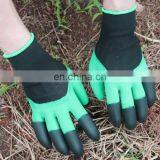 A Pair Latex Gloves With Claws ABS Plastic Gloves for Digging and Planting