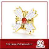 Promotion Gold Daisy Style And Red Diamond Decoration Fashional Lady Birthday Gift Lapel Flower Badge