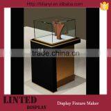 Excellent Jewellery Showroom Ceiling Design