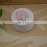 Wholesale White Porcelain Trinket Box With Flower Shape Design thumbnail-3