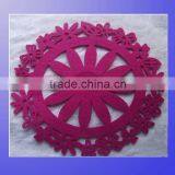 HUARI Red Felt Placemats thumbnail-3