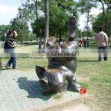 Funny Bronze Lying Small Pig Sculpture for Park Decor thumbnail-2