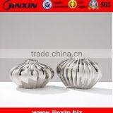 Stainless Steel Diamond-Shaped Flower Vase thumbnail-1